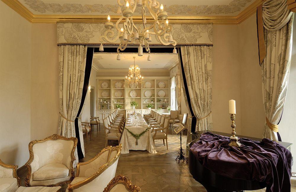 Chateau Mcely Restaurante foto